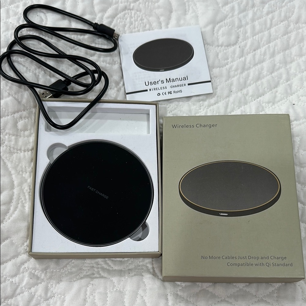 Black Wireless Charger with Cable